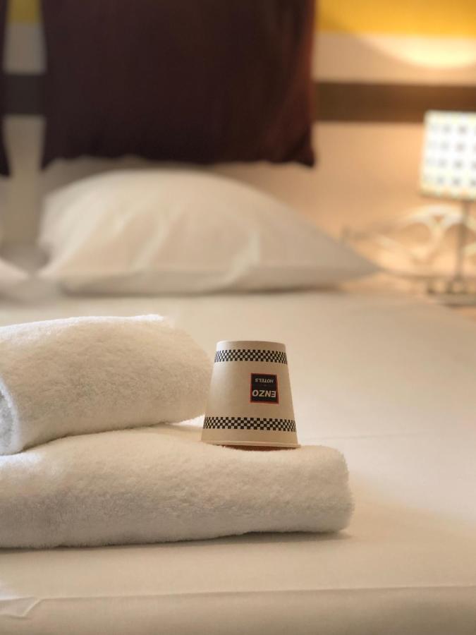 Enzo Hotels Neufchateau By Kyriad Direct Dış mekan fotoğraf